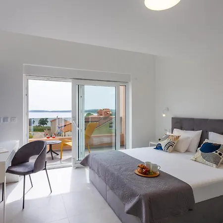 4 Bedroom Beautiful In