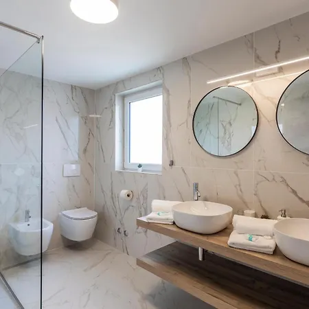 4 Bedroom Beautiful In Medulin