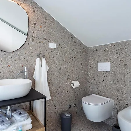 4 Bedroom Beautiful In * Medulin