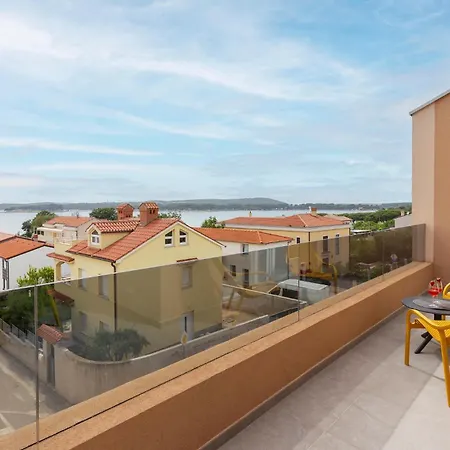 4 Bedroom Beautiful In * Medulin