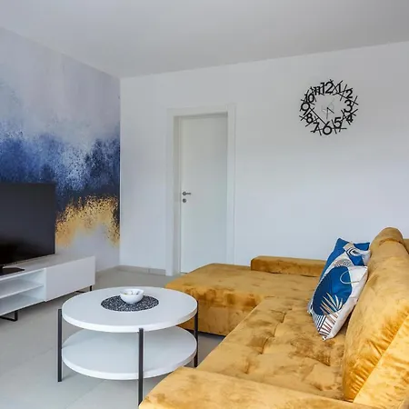 4 Bedroom Beautiful In * Medulin