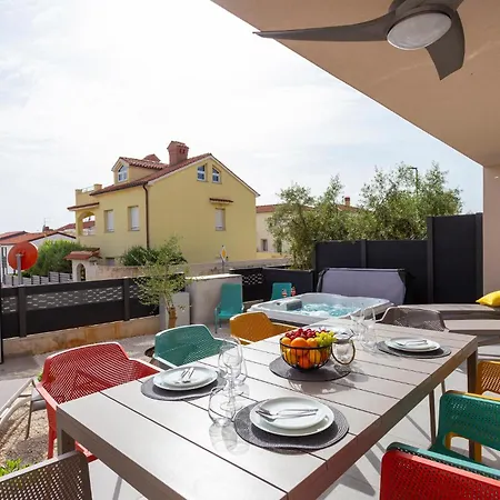 4 Bedroom Beautiful In