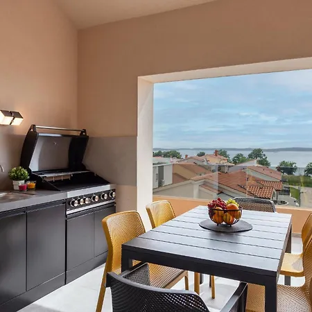 4 Bedroom Beautiful In Medulin