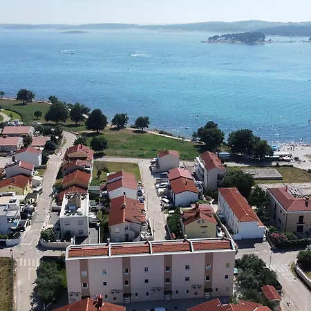 Holiday home 4 Bedroom Beautiful In Medulin